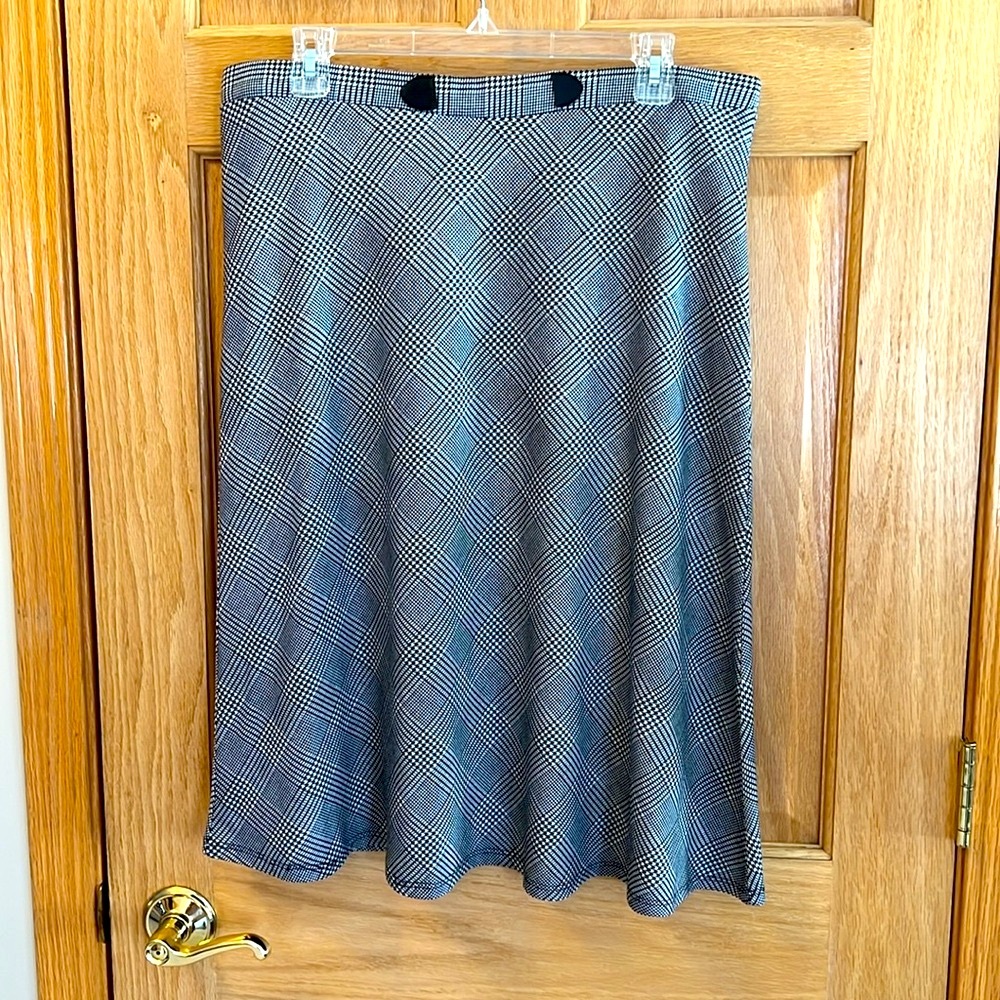 Love Scarlet - Beautiful Black & White Skirt - Size Large